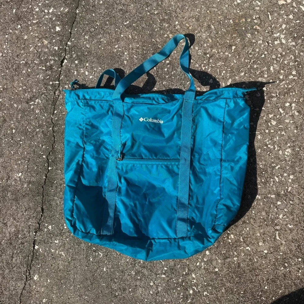Columbia Aqua‎ Blue Tote Bag Lightweight Nylon Travel Carryall Zip Top O/S